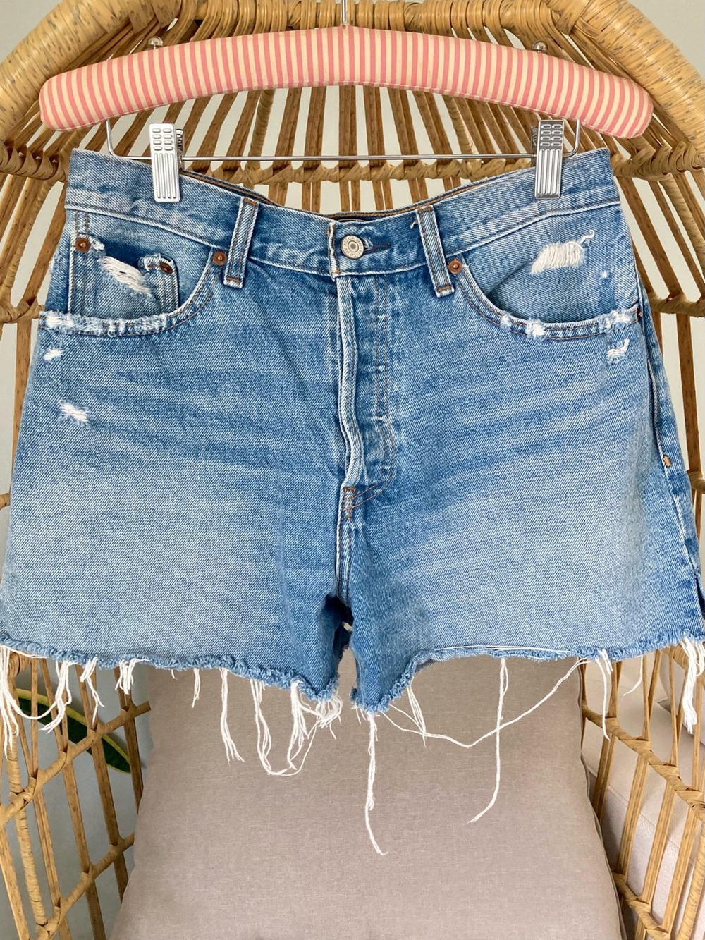 Abercrombie High Rise Distressed Denim Shorts Raw Hem Button Fly 28 6